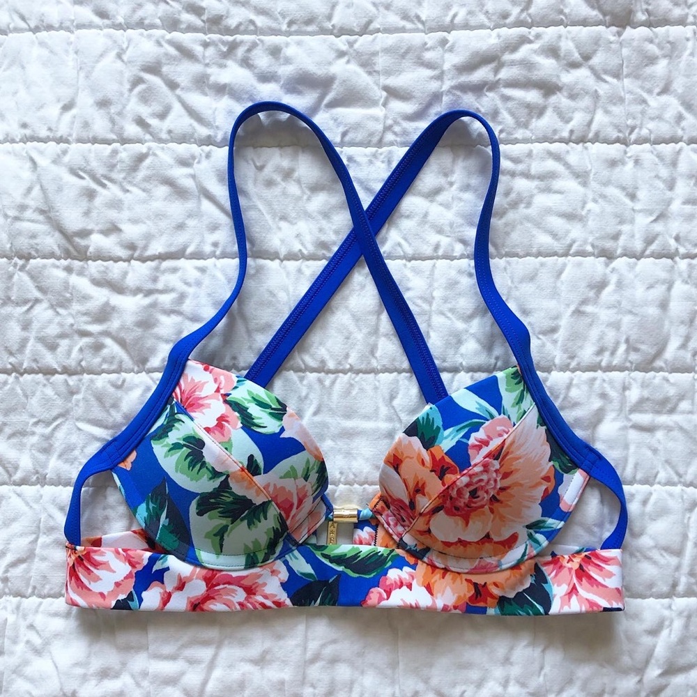 NWOT a&f bathing suit top